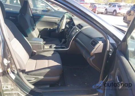 2017 Toyota Camry Le z USA, uszkodzony, nr VIN 4T1BF1FKXHU650587